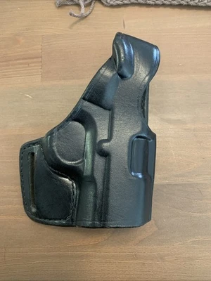 Bianchi Venom Right Belt Slide Holster, Model 75, Colt 1911, Black Leather - Image 1 of 4