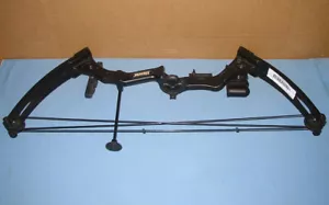 Bear Brave 3 III Youth Kids Compound 26" Archery Hunting Bow Black RH Used Twice - Picture 1 of 12