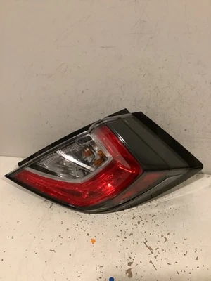 Luz trasera derecha para pasajero Honda Civic 2017-2021 hatchback OEM A63R-19083 TL Foto 1 de 4