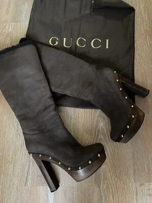 古驰麂皮绒铆钉高跟木制厚底靴 — 第 1/4 张图片