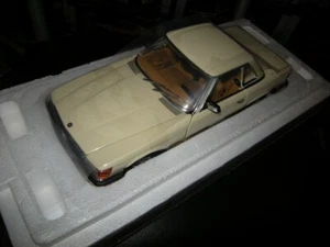 Mercedes-Benz 350 SL 1:18 Sun Star techo rígido marfil en embalaje original - Imagen 1 de 3