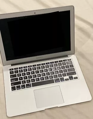 Apple MacBook Air 13" Laptop - (2017) 128GB - Image 1 of 4