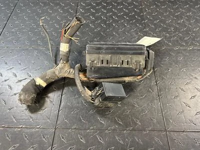 2000 - 2004 Ford F350SD Engine Fuse Box 6.8L V10 AT 4x2 - Изображение 1 из 4