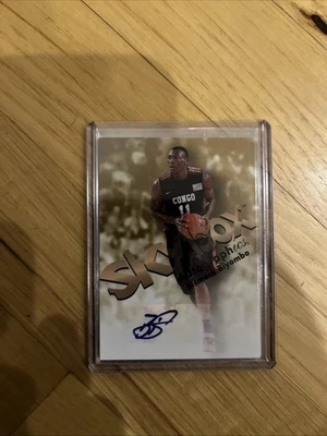 RC AUTO 2011-12 Fleer Retro 1998-99 Autographics Bismack Biyombo - Image 1 of 2