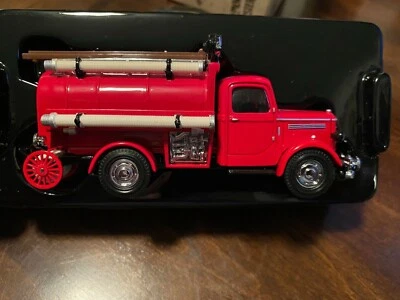 Matchbox 1939 Bedford Tanker Fire Engine Models of Yesteryear - Image 1 of 4