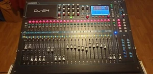 Mixer digitale Allen & Heath QU-24 Chrome, usato ma in ottime condizioni! - Foto 1 di 7
