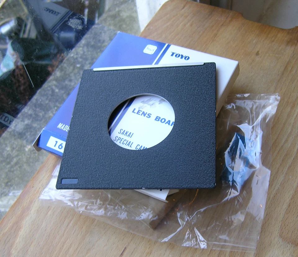 genuine Toyo field  5x4  45A for compur 2 lens board 11cm square 50.4mm hole - Image 1 of 3