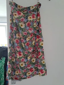 Vero Moda Women's Skirt Size L Floral - Picture 1 of 6