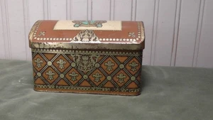 Baule superiore a cupola in latta vintage a forma di - Foto 1 di 12