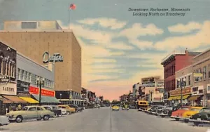 Postal MN: Ocupado centro de Rochester, Minnesota, lino vintage, Dayton's - Imagen 1 de 2