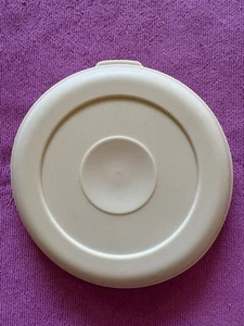 Rubbermaid Servin Saver replacement Lid ONLY 0029 #3 Round Sheer Beige 7 1/8" - Picture 1 of 2
