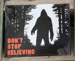 Bigfoot Don't Stop Believing 16"x12,5" BLECHSCHILD HERGESTELLT IN USA Sasquatch Silhouette - Bild 1 von 4