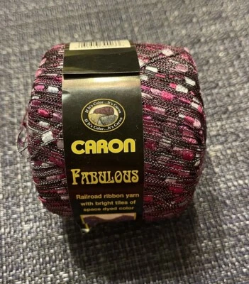 Lote #5972 160 jardas de fio de fita Caron Fabulous Railroad cor 0003 violeta enevoada - Imagem 1 de 4