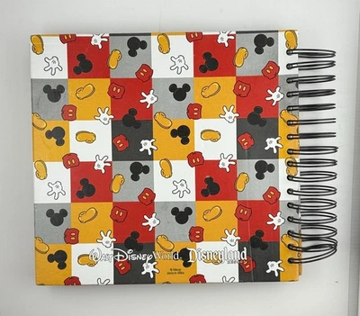 Álbum de recortes em espiral Mickey Mouse parques da Disney – Ícones multicoloridos – 12x12 - Imagem 1 de 4