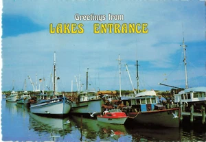 Postcard Victoria Lakes Entrance Fishing Boats Circa 1970's - Bild 1 von 2