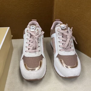 ✨Michael Kors Talla 8 Mujer Tenis Zapatos Wilma Entrenador Rosa Gamuza 49TOWIFS1S Nuevo - Imagen 1 de 7