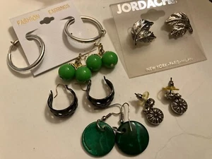 Lote de pendientes perforados VINTAGE ESTATE. cuenta verde, aro - Imagen 1 de 3