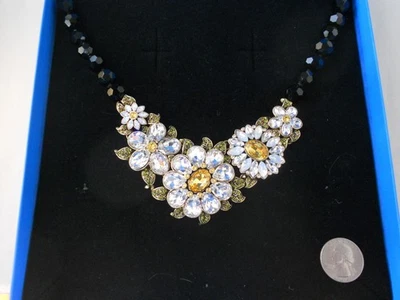 Collar Heidi Daus Transparente y Amarillo Estrás Flor Cuentas Negras Como Nuevo en Caja Foto 1 de 4