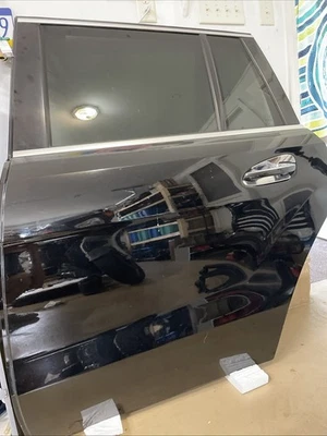 Carcasa puerta trasera izquierda lado conductor Mercedes X166 GL450 GL550 13-19 OEM Foto 1 de 4