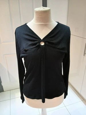 Camiseta Vero Moda Curve tamanho 20 / Eur 48 preta, com nervuras, elástica, buraco na fechadura frontal - Imagem 1 de 4