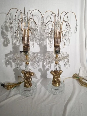 ANTIGUO PAR DE QUERUBINES DE CRISTAL. LÁMPARA DE MESA METAL. RECABLEADO. REGENCIA DE MEDIADOS DE SIGLO Foto 1 de 4