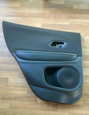 Panel de puerta interior de pasajero trasero izquierdo izquierdo negro Honda HR-V OEM 16-20 5018 Foto 1 de 4