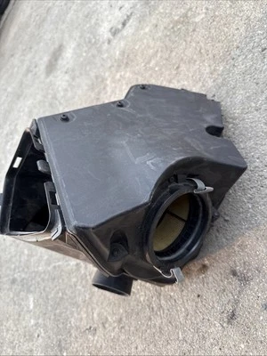 MONTAJE DE CAJA DE ADMISIÓN FILTRO DE AIRE FABRICANTE DE EQUIPOS ORIGINALES AUDI S4 S5 3.0T 2010-2016 Foto 1 de 4
