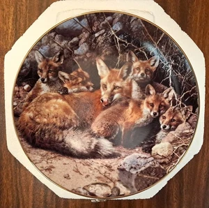 "Under Mother's Watchful Eye"  Fox plate family Affair series by Carl Brenders - Picture 1 of 4