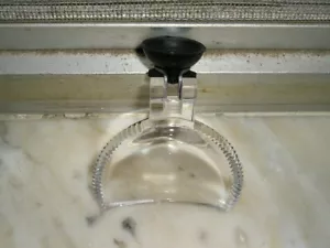 NEW TRAFFIC LIGHT FINDERS LOOKS UNDER SUN VISOR TO SEE LIGHTS ABOVE YOUR CAR - Picture 1 of 5
