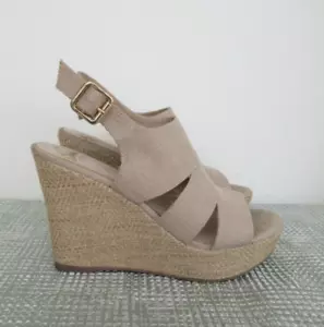 Fergalicious by Fergie Tacco Plateau Donna Valentina a zeppa | Taglia 9 marrone chiaro USA - Foto 1 di 12