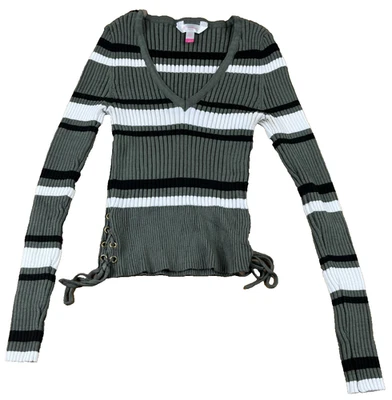 Top de mujer No Boundaries L blanco oliva negro a rayas cuello en V con cordones manga larga Foto 1 de 4