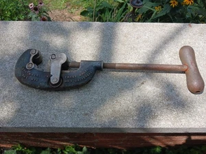 THE NYE #1 Universal Pipe Cutter One Or Three Wheel Capacity 1/8" To 1" P-770 - Picture 1 of 5