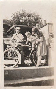 1940s Vintage photo of a family & a Rollfast Royal Flyer Bicycle, Found Photos - Picture 1 of 2