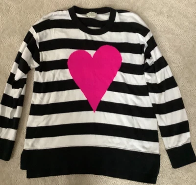 Suéter Kate Spade a Rayas Blanco y Negro con Corazón Rosa - Talla L Foto 1 de 4