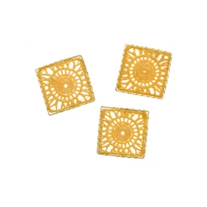 4 Yellow Woven Lace Square Gold Tone Pendants - TSP217-I - Picture 1 of 2