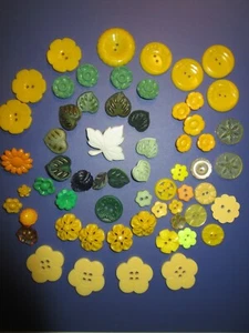 FLOWER Buttons YELLOW and GREEN LARGE Lot 60 Count $6Sh - Picture 1 of 12