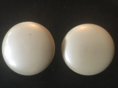 Pendientes de clip vintage. LISNER Off White, círculos como perlas. "Caja de plástico.1,5"" 3"  Foto 1 de 4