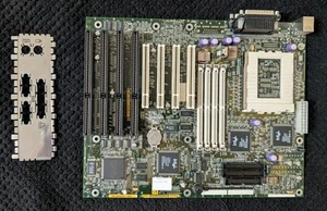 Intel VS440FX (Venus) Socket 8 Pentium Pro Motherboard - Photo 1/5