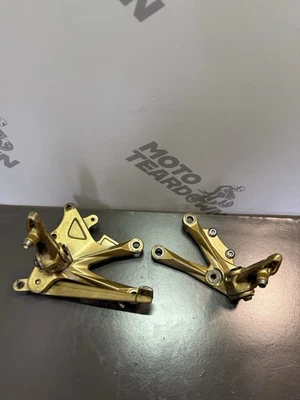 Reposapiés dorados Kawasaki ZX10R 2008-2010 sin marca Foto 1 de 4