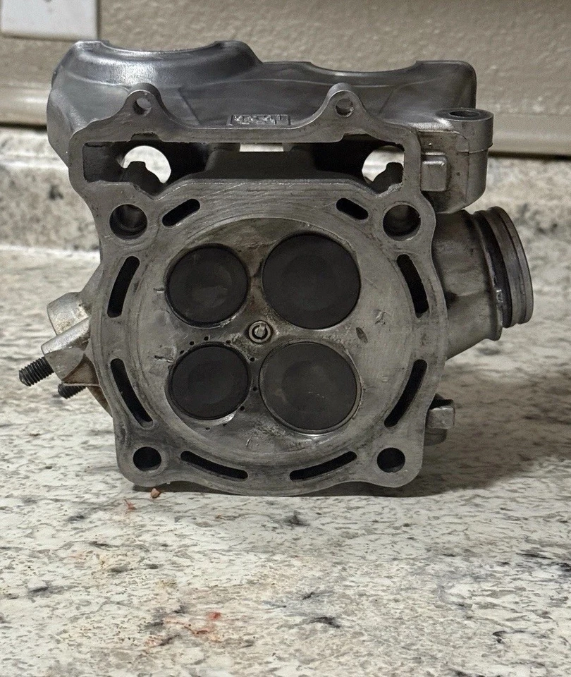 2005 2006 2007 RMZ450 气缸盖 — 第 1/4 张图片