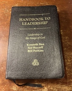 Handbook To Leadership: Leadership in the Image of God (2007, Leather) - Imagen 1 de 2