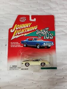 Johnny Lightning 1977 Oldsmobile Cutlass Supreme Super 70'S Cream With White Top