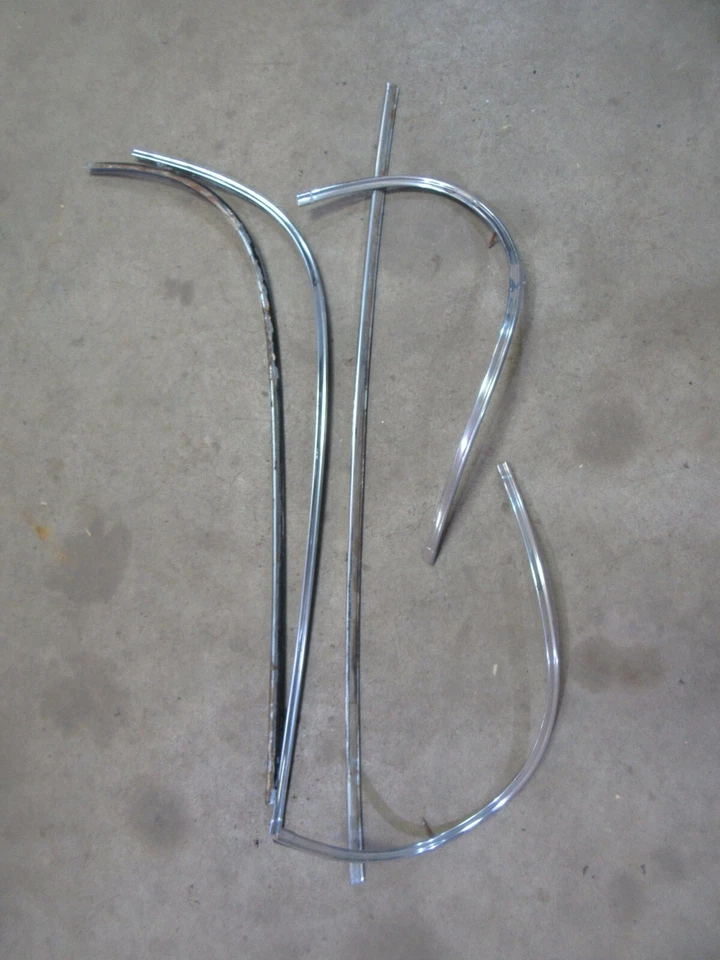 Cadillac Deville 1956 2 puertas techo rígido exterior ventana trasera molduras piezas Foto 1 de 4