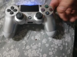 Sony DualShock PS4 Silver Wireless Controller for PlayStation 4 Tested !! - Picture 1 of 1