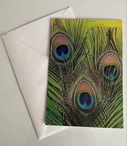 NUEVA Tarjeta de felicitación y sobre Hallmark Plumas de Pavo Real (interior en blanco) - Imagen 1 de 3