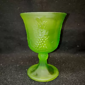 "Cáliz de vidrio de colección natillas satinadas vidrio verde 5"" x 3" - Imagen 1 de 9