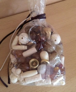 braue und beige PERLEN, MODESCHMUCK BASTELN - Bild 1 von 3