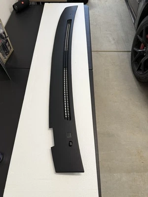 Parrilla de descongelación Mercury Grand Marquis 2000-2011 negra OEM Foto 1 de 4