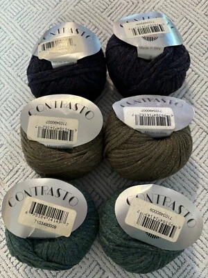 Fio de fita Contrasto Skacel. seda/nylon. 50 gr. 77 jardas 2 verde oliva 2 roxo - Imagem 1 de 4