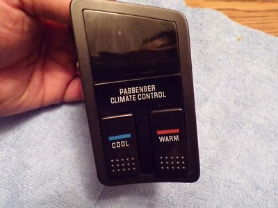 1991 to 1997 Buick LeSabre / Park Avenue passenger temp control switch - Image 1 of 3